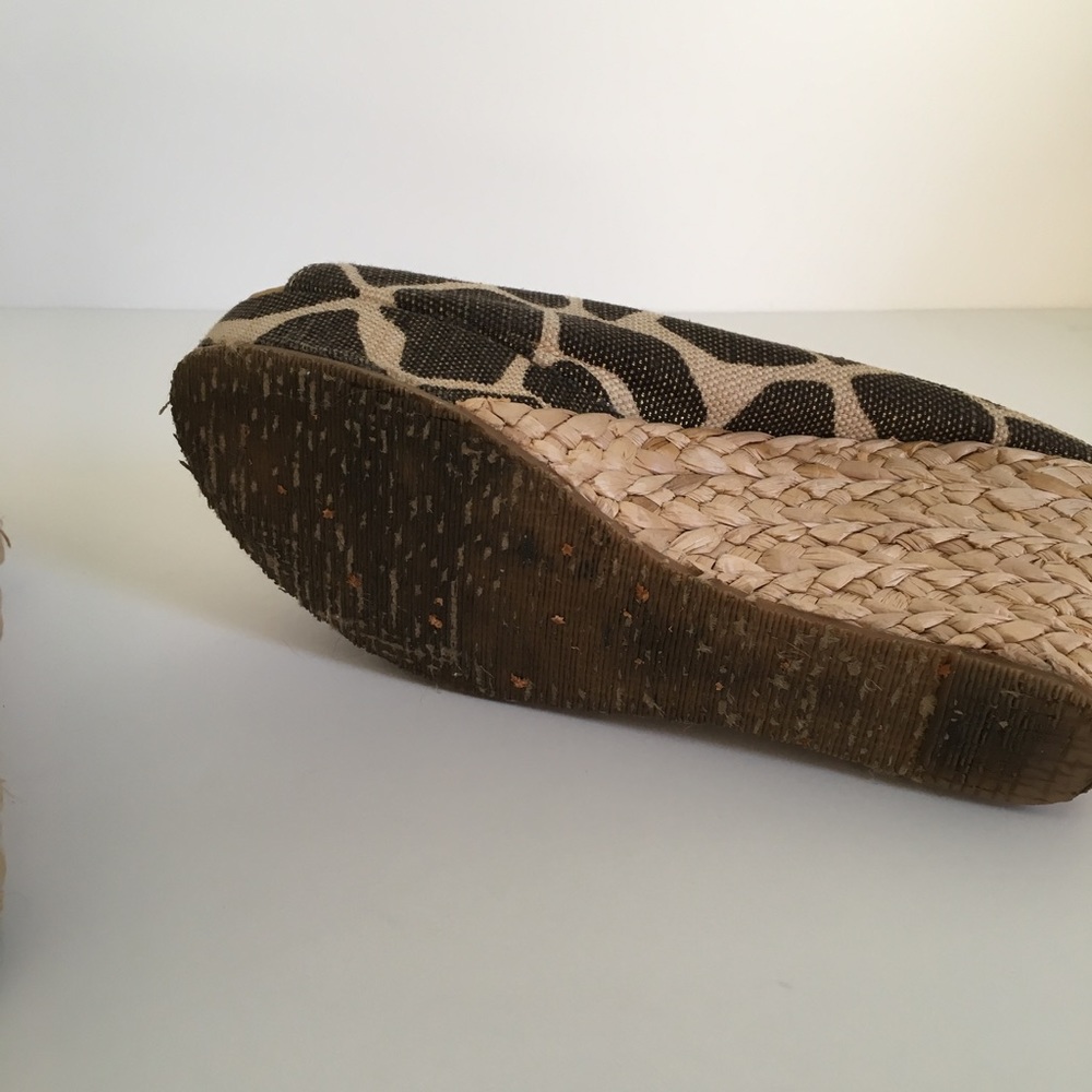 Chinese Laundry Linen Peep-Toe Wedge Heels - Picture 5 of 6